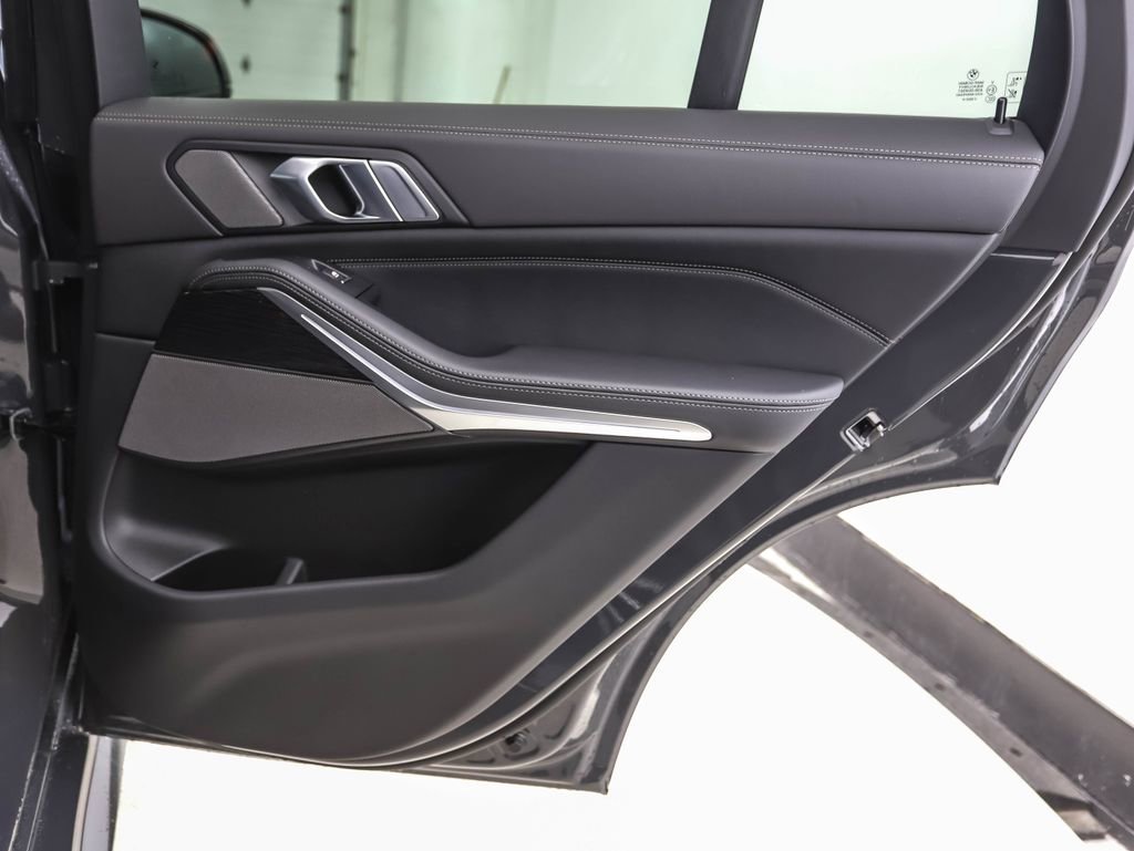 New 2026 BMW X5 xDrive40i w/ M Sport Package image 25