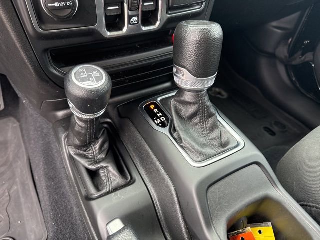 Used 2023 Jeep Wrangler Unlimited AWD/4WD image 28