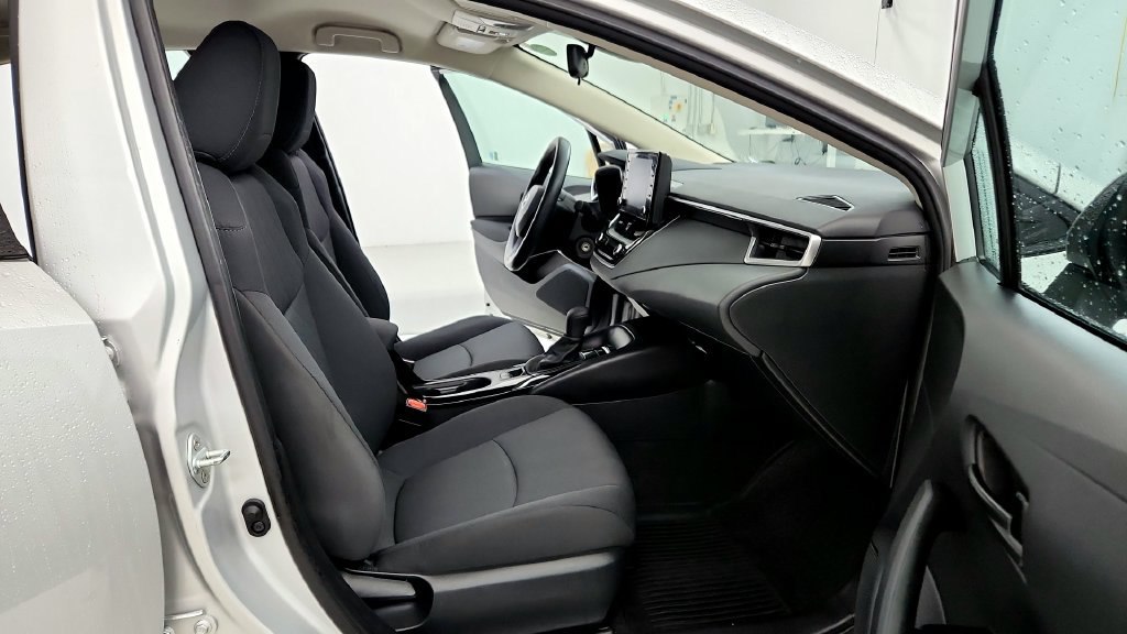 Used 2022 Toyota Corolla LE FWD image 17