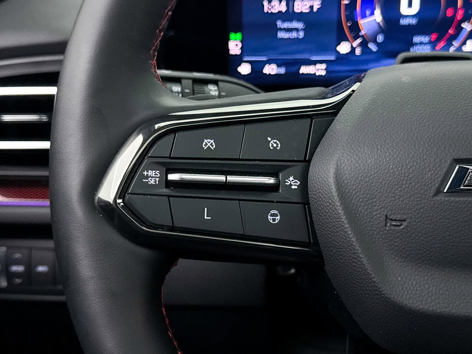 Used 2024 Chevrolet Traverse RS w/ LPO, Floor Liner Package image 37