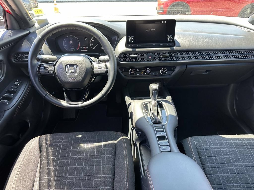 Used 2025 Honda HR-V Sport image 10