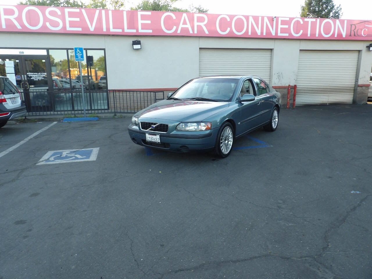 Used 2001 Volvo S60 2.4T image 1