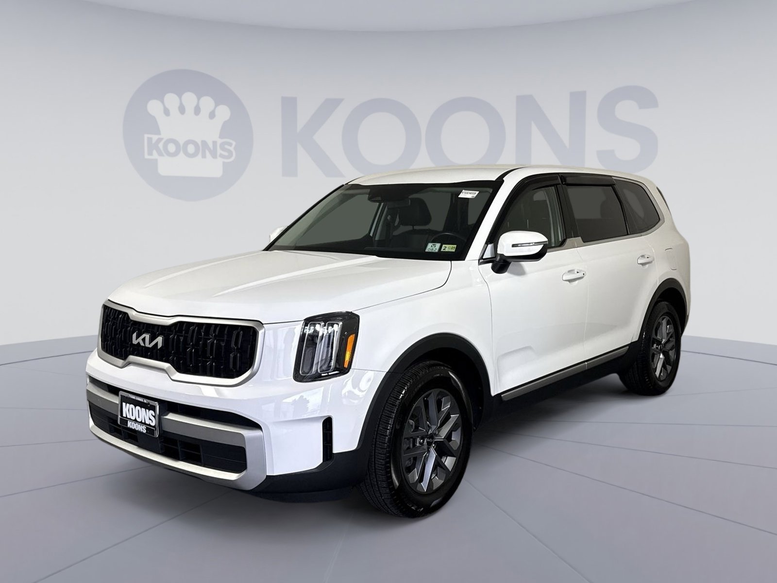 Used 2024 Kia Telluride LX image 1
