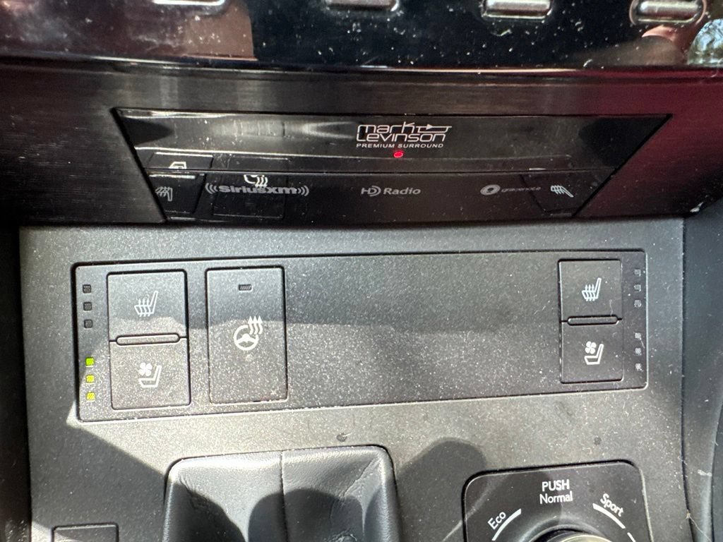 Used 2022 Lexus IS 350 F Sport RWD image 17