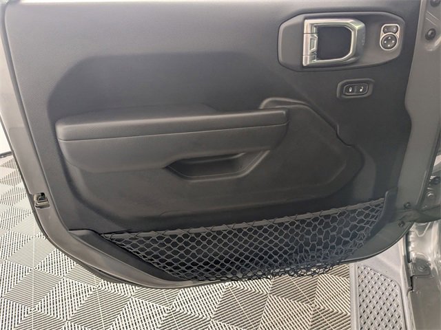 Used 2021 Jeep Gladiator Sport image 10