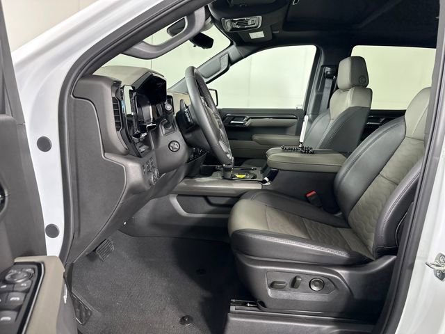 Used 2025 Chevrolet Silverado 1500 ZR2 w/ Technology Package image 11