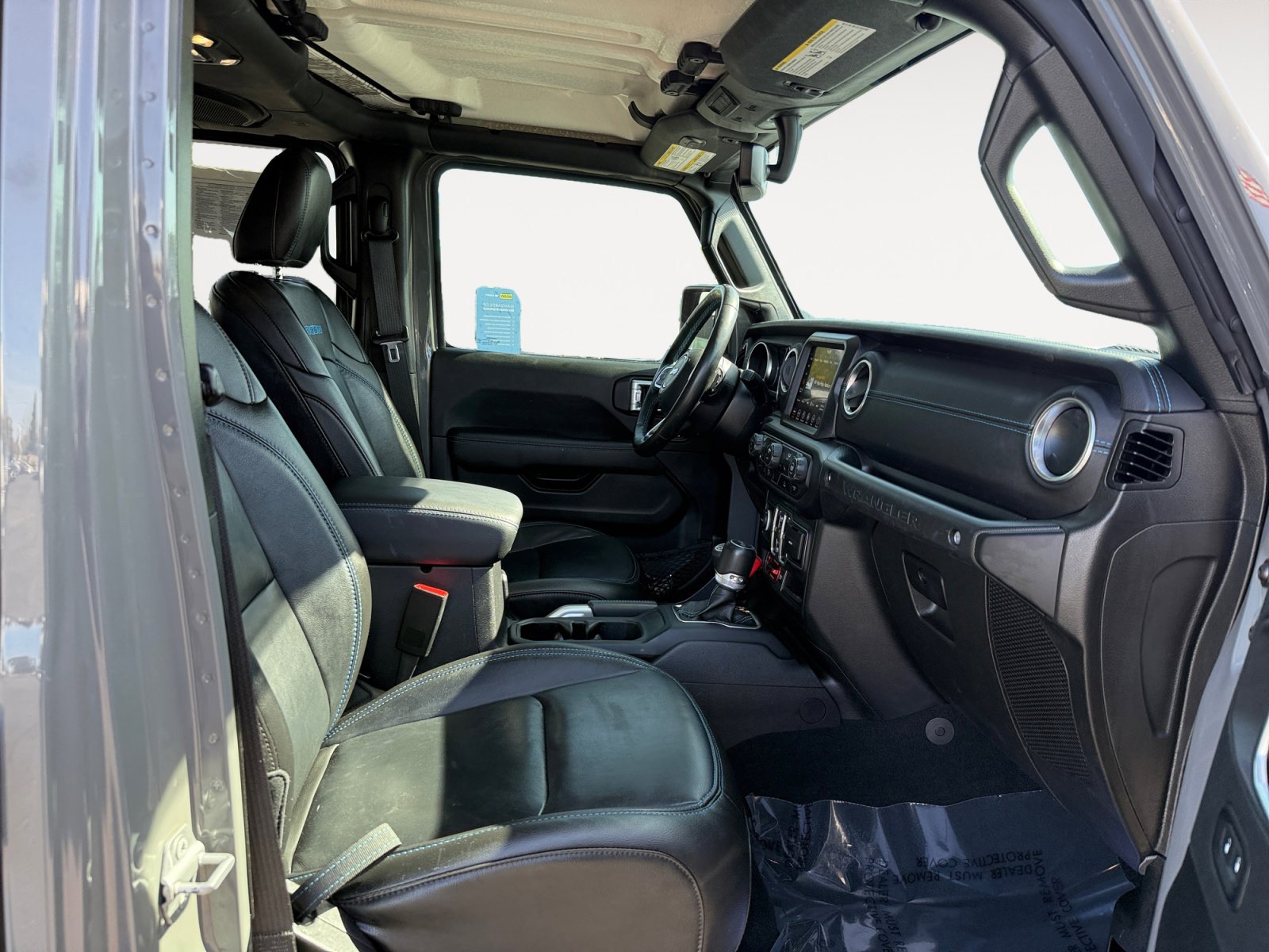 Used 2022 Jeep Wrangler Unlimited Rubicon 4xe w/ Cold Weather Group image 19