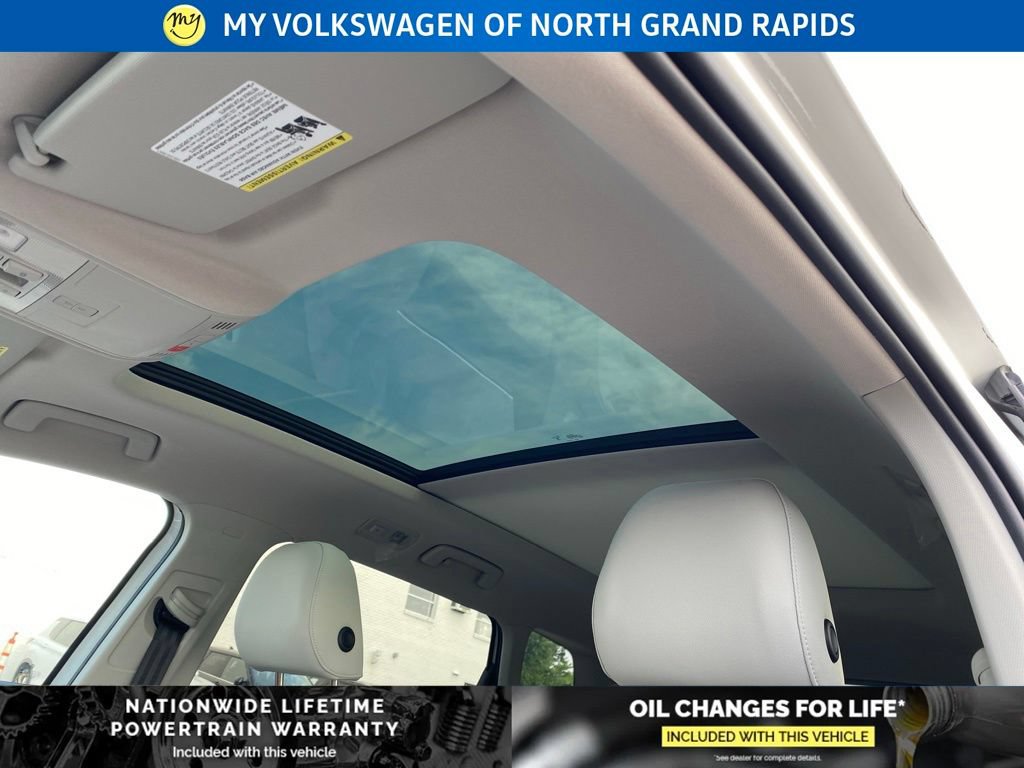 New 2026 Volkswagen Taos SE AWD/4WD image 14