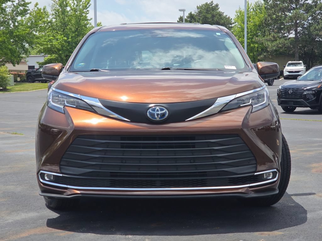 Used 2021 Toyota Sienna XLE FWD image 22