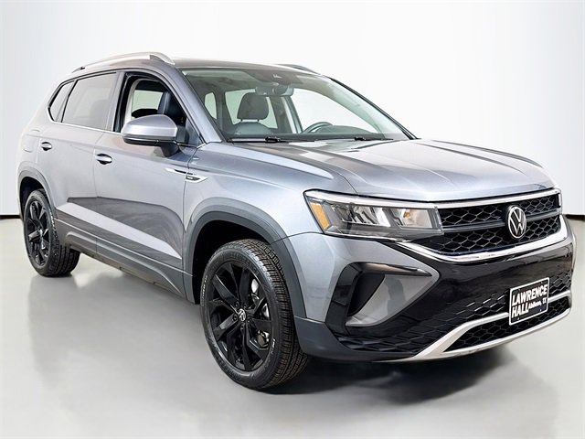 Used 2024 Volkswagen Taos SE image 3