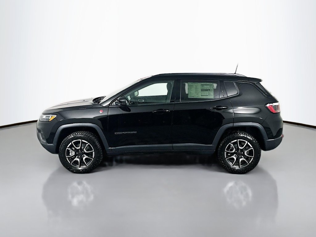 New 2026 Jeep Compass Trailhawk w/ Sun, Sound & Navigation Group AWD/4WD image 4