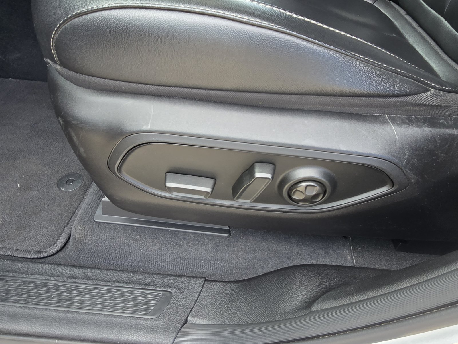 Used 2023 Jeep Grand Cherokee 4WD 4xe image 15