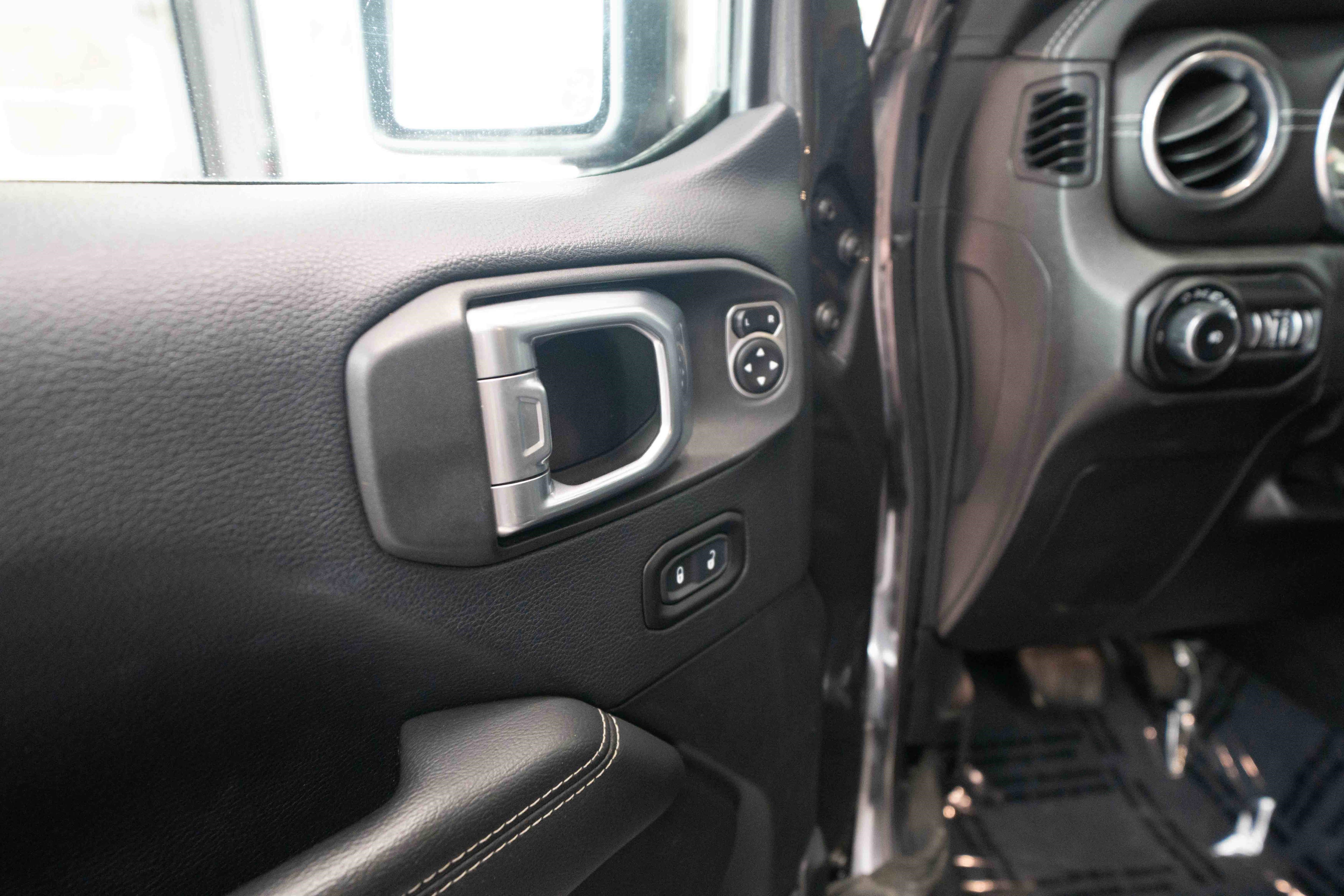 Used 2019 Jeep Wrangler Unlimited Sahara w/ Quick Order Package 24M Moab image 7