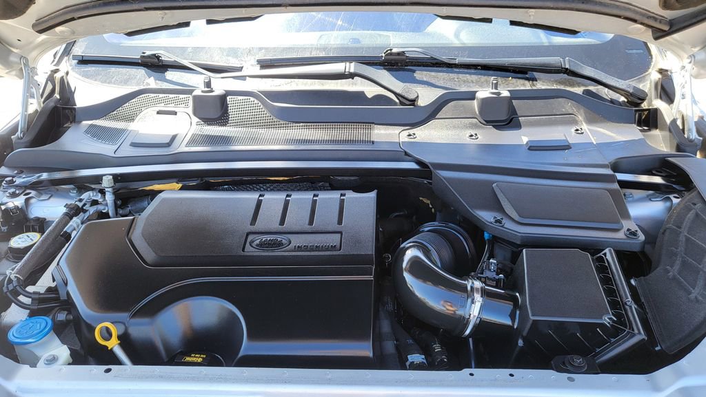 Used 2018 Land Rover Discovery Sport HSE image 40