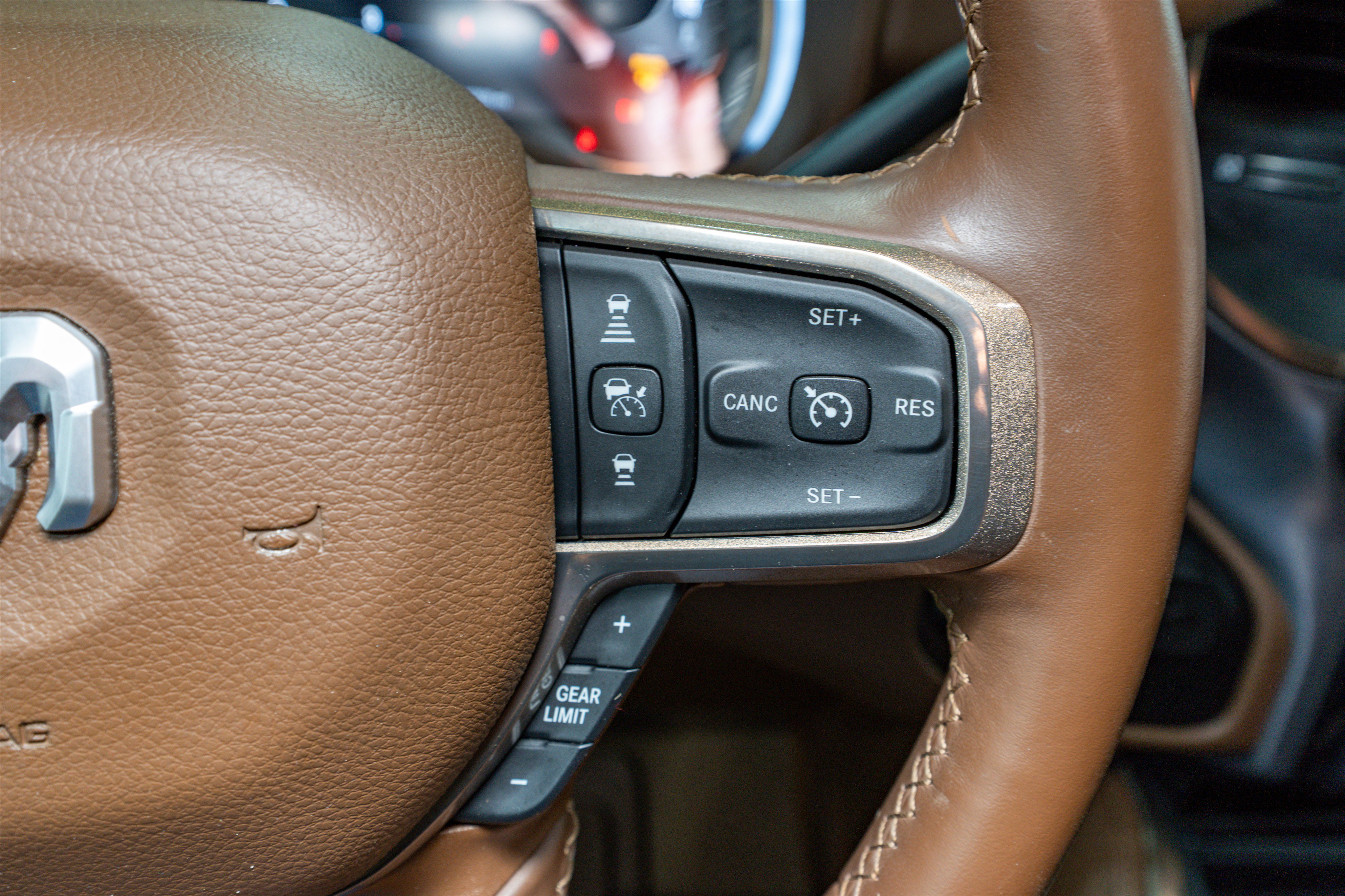 Used 2023 RAM 3500 Limited image 29