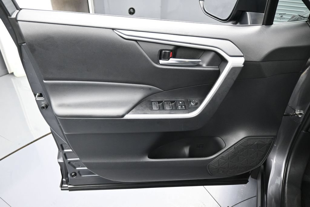 Used 2024 Toyota RAV4 XLE AWD/4WD image 13