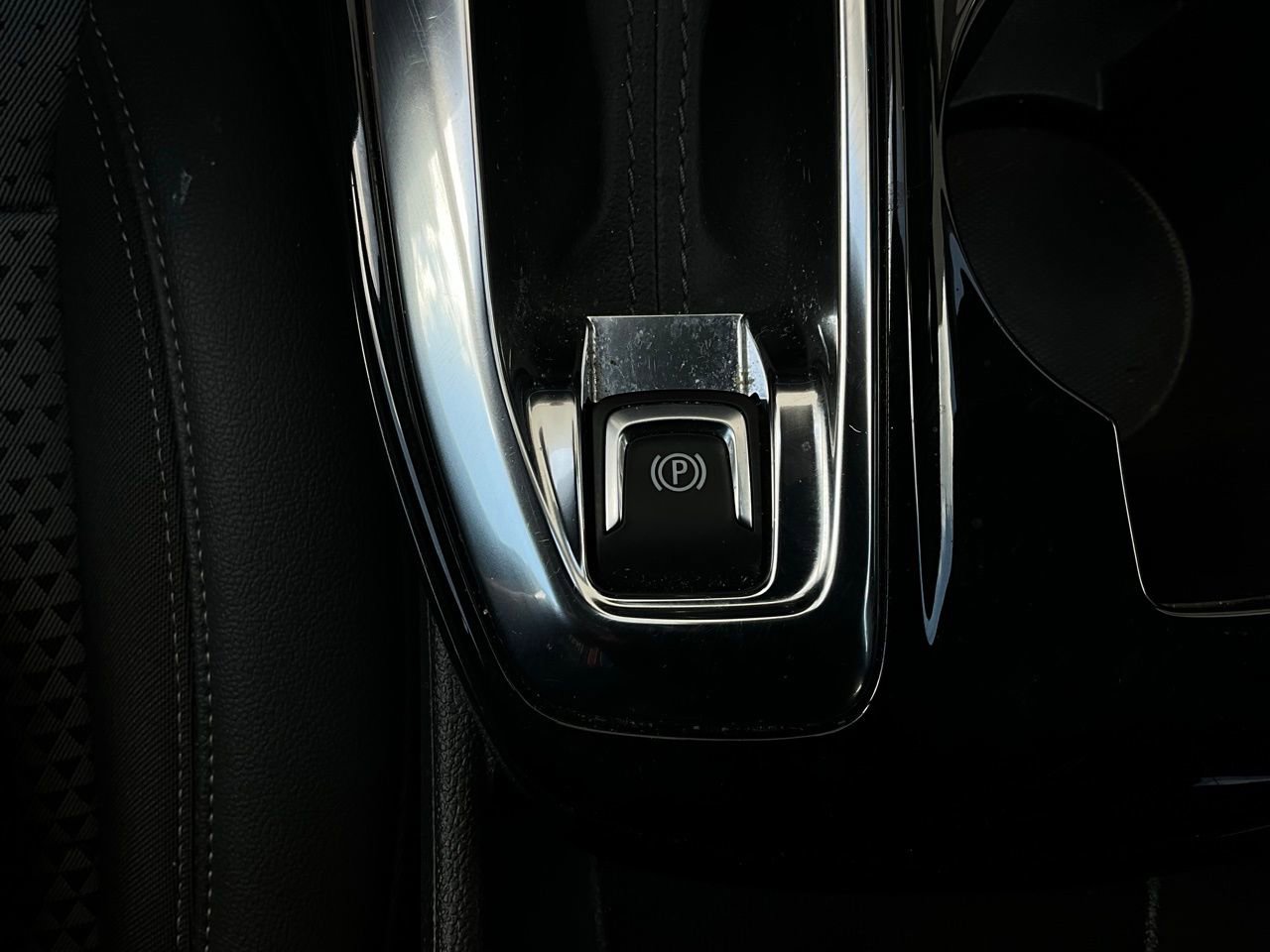 Used 2025 Chevrolet Trax LT image 21