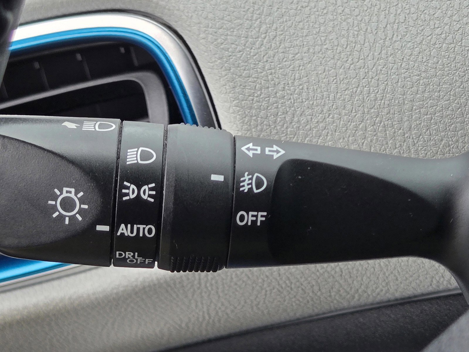 Used 2017 Toyota Prius Prime Advanced image 22