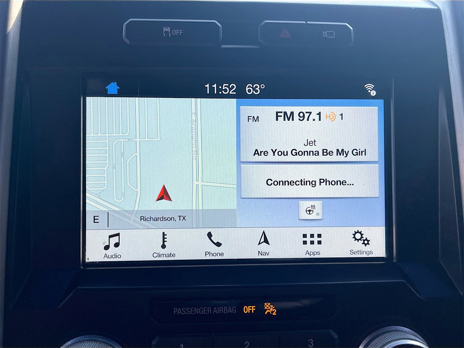 Used 2017 Ford F150 Platinum w/ Equipment Group 701A Luxury image 15