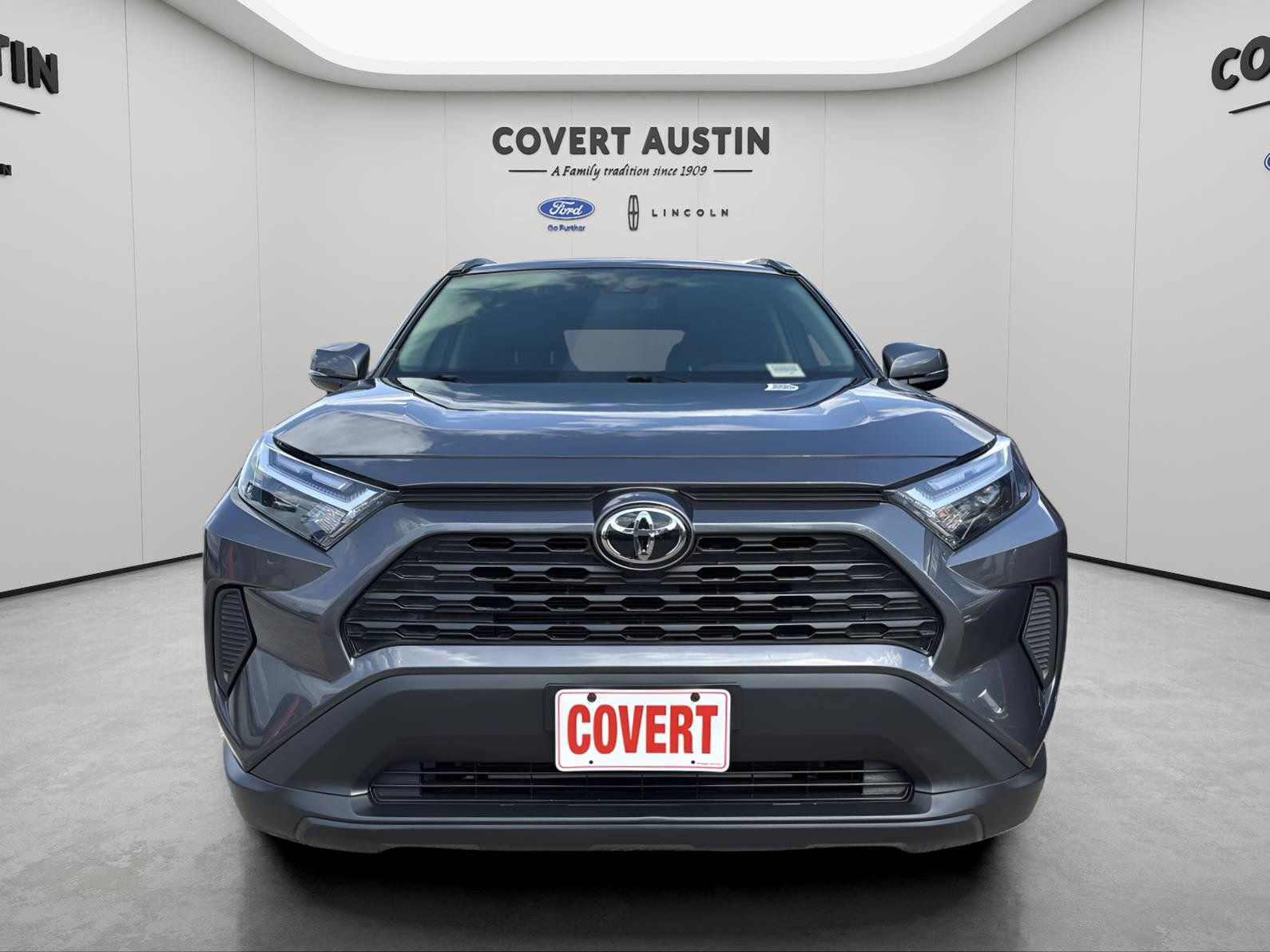 Used 2025 Toyota RAV4 XLE w/ Convenience Package FWD image 8