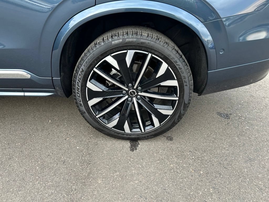 Used 2025 Volvo XC90 B6 Plus AWD/4WD image 32