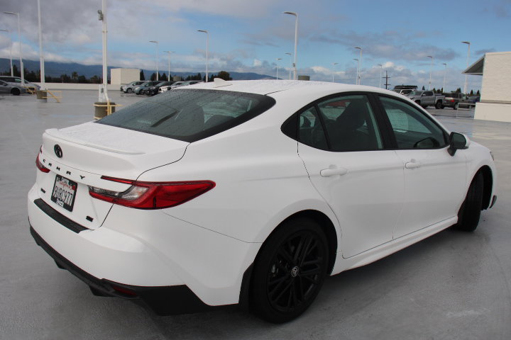 Certified 2025 Toyota Camry SE w/ Convenience Package image 3