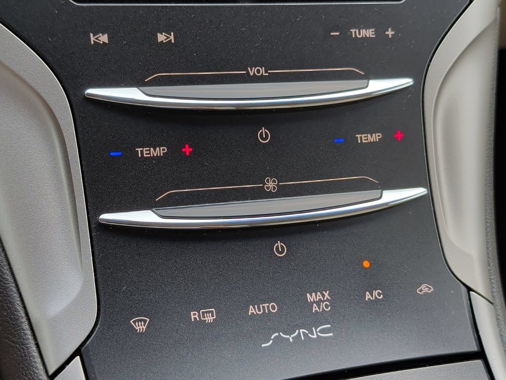 Used 2016 Lincoln MKZ w/ Equipment Group 300A Reserve FWD image 23