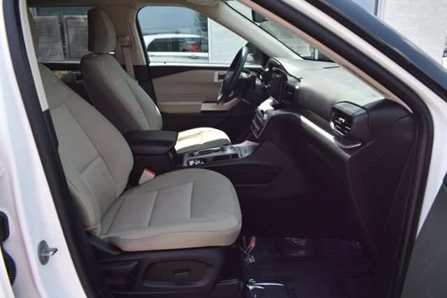 Used 2023 Ford Explorer XLT AWD/4WD image 42