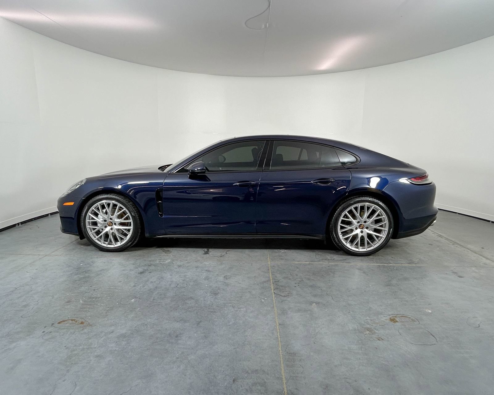 Certified 2021 Porsche Panamera 4 image 2
