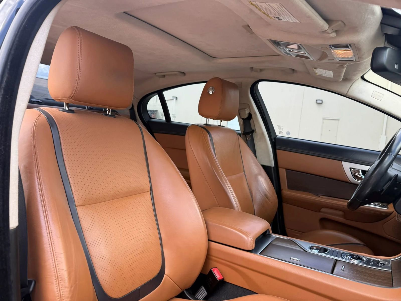 Used 2015 Jaguar XF Portfolio image 16