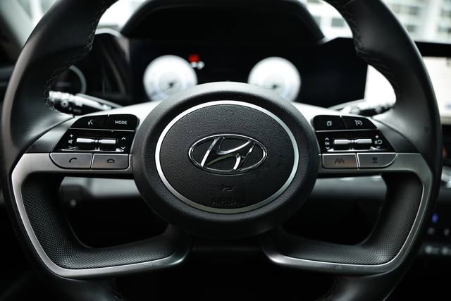 Used 2023 Hyundai Elantra SEL w/ Convenience Package image 30