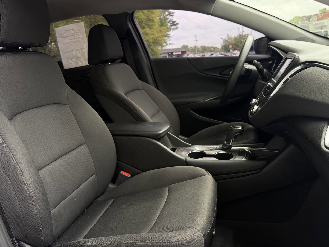 Used 2018 Chevrolet Malibu LT image 12