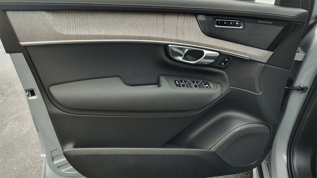 New 2026 Volvo XC90 B6 Ultra image 8