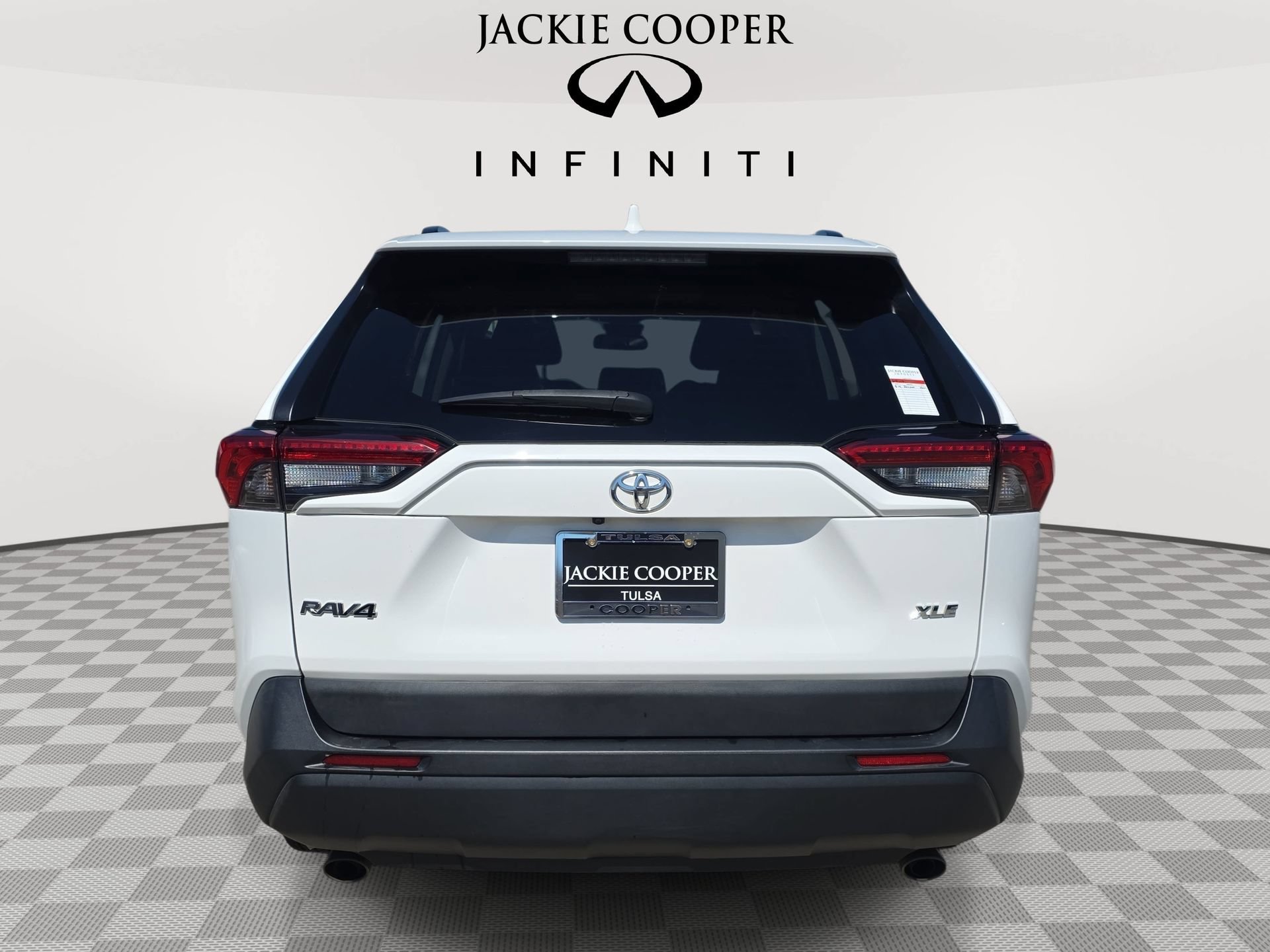 Used 2023 Toyota RAV4 XLE w/ Convenience Package FWD image 6