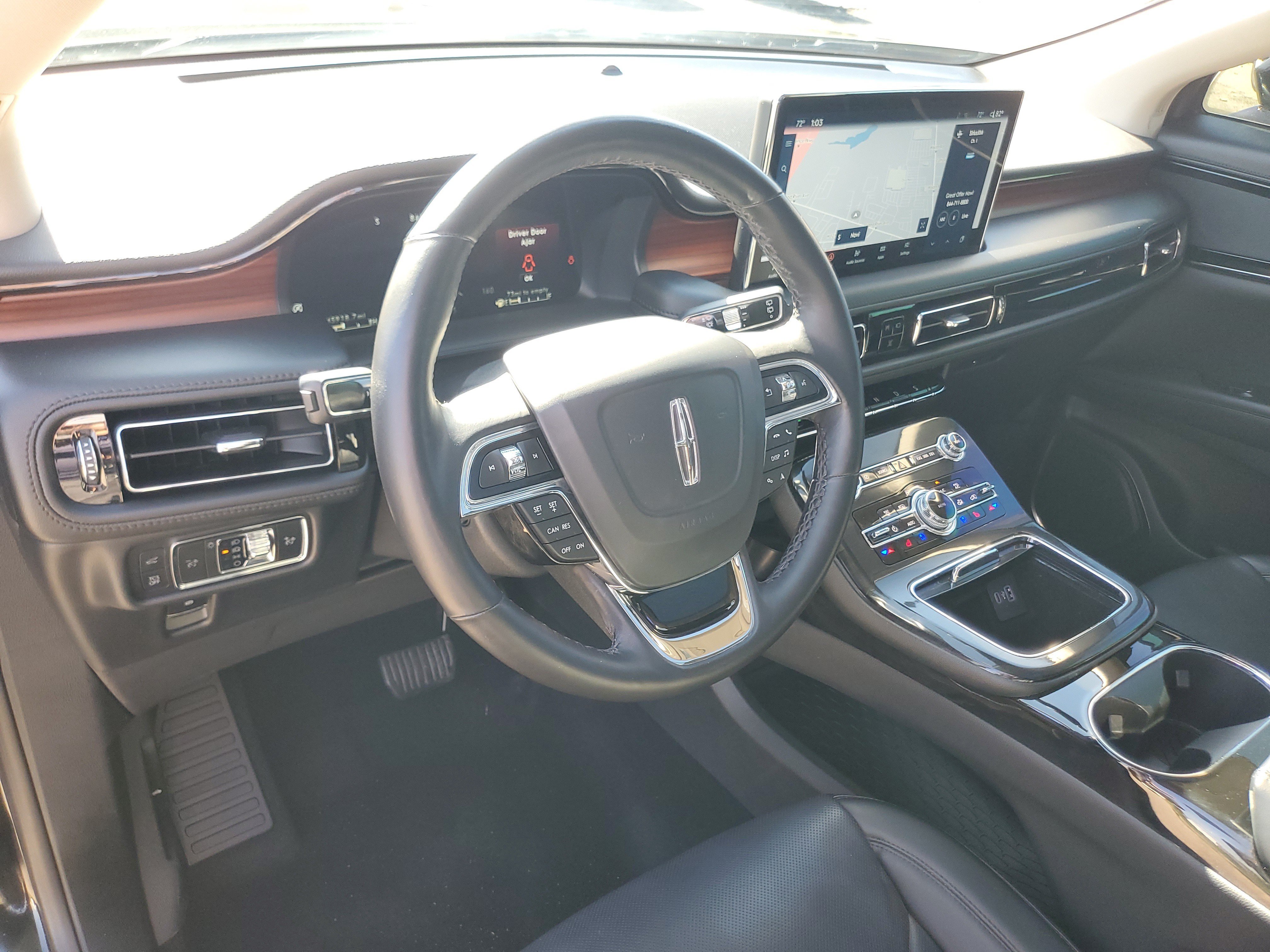 Used 2023 Lincoln Nautilus Reserve AWD/4WD image 13