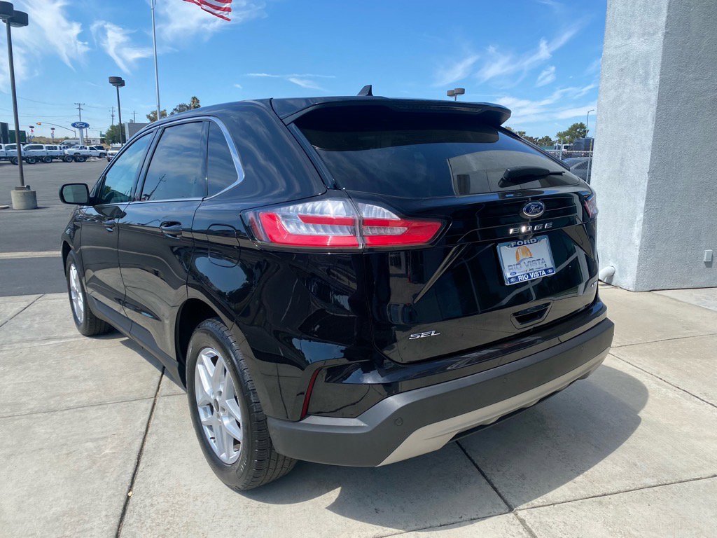 Used 2024 Ford Edge SEL image 5