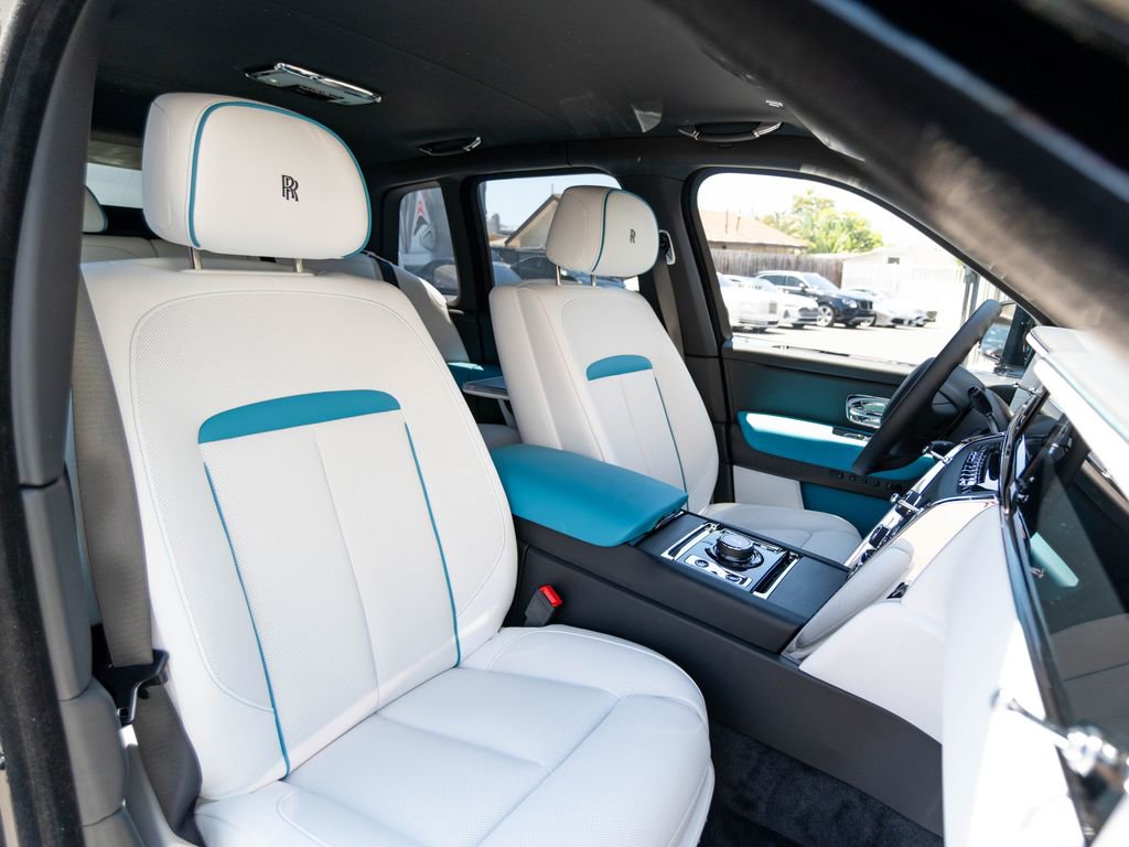 New 2026 Rolls-Royce Cullinan AWD/4WD image 18