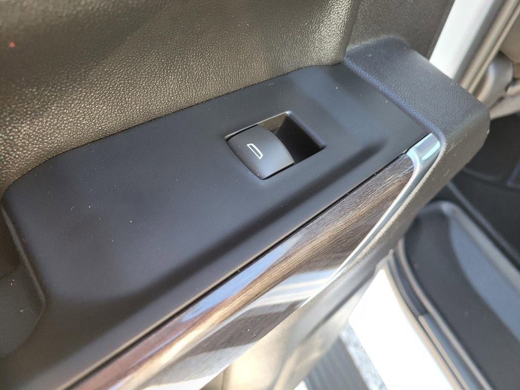 Used 2022 Chevrolet Silverado 1500 LTZ w/ LPO, Dark Essentials Package image 17