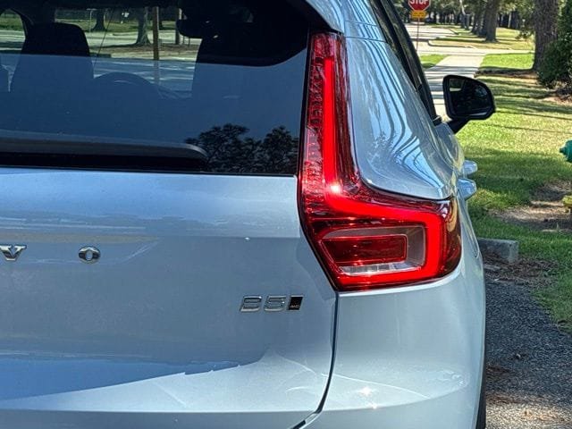 New 2026 Volvo XC40 B5 Plus w/ Protection Package Premier AWD/4WD image 15