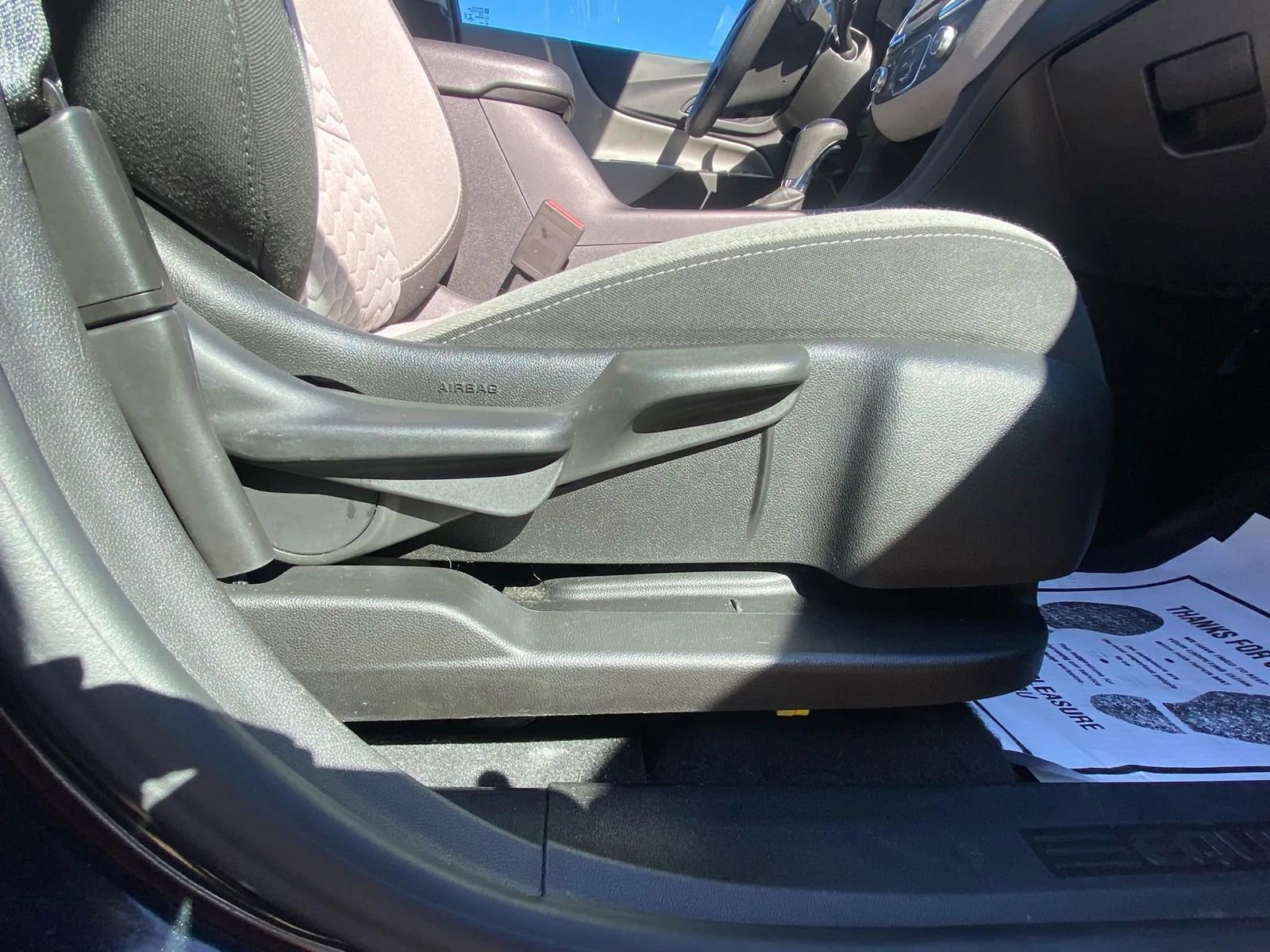 Used 2021 Chevrolet Equinox LS image 28