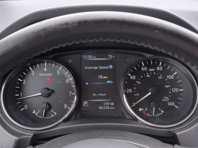 Used 2017 Nissan Rogue SV AWD/4WD image 28