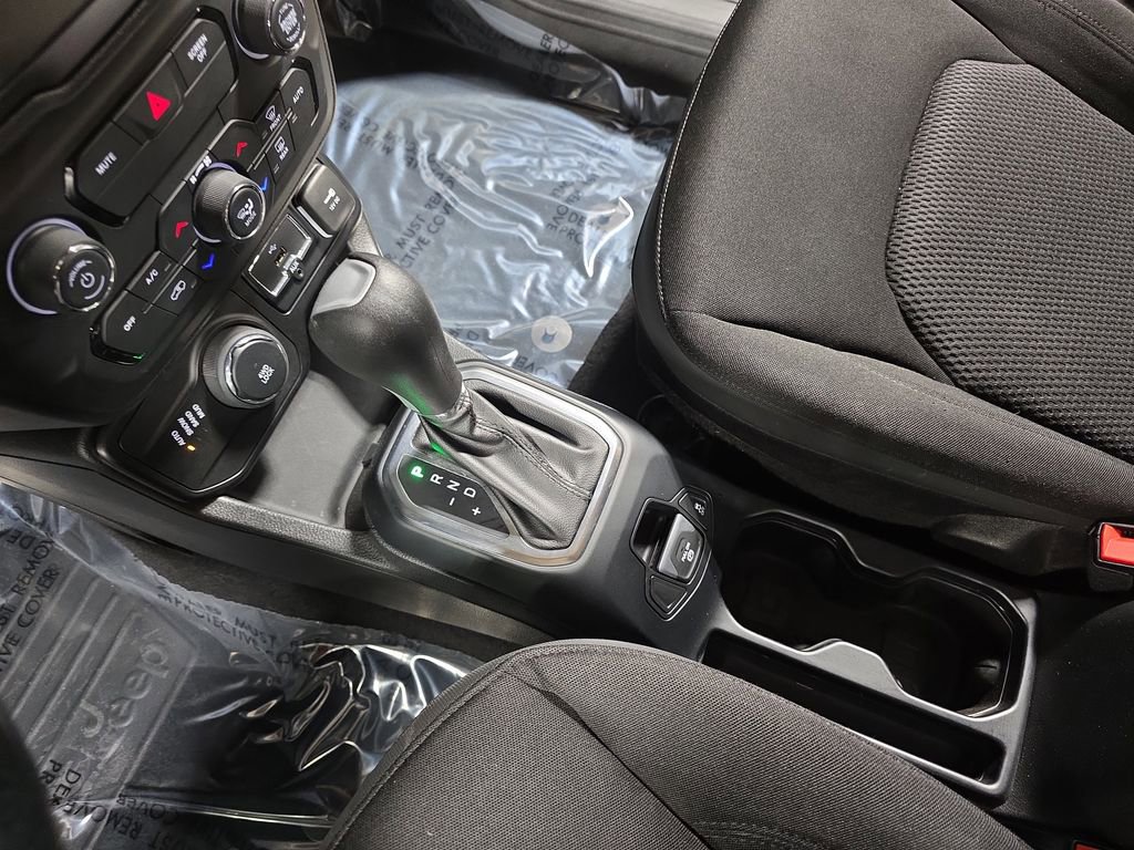 Used 2018 Jeep Renegade Altitude image 23