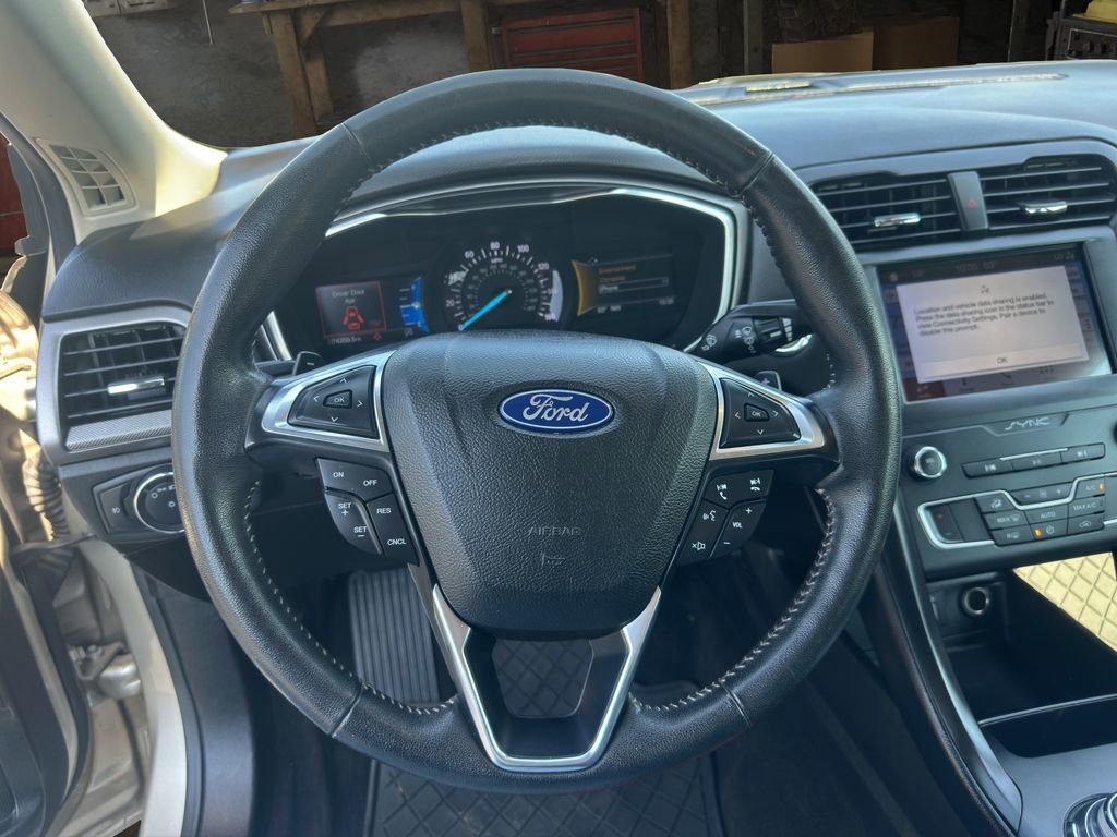 Used 2019 Ford Fusion SE w/ Equipment Group 151A image 16