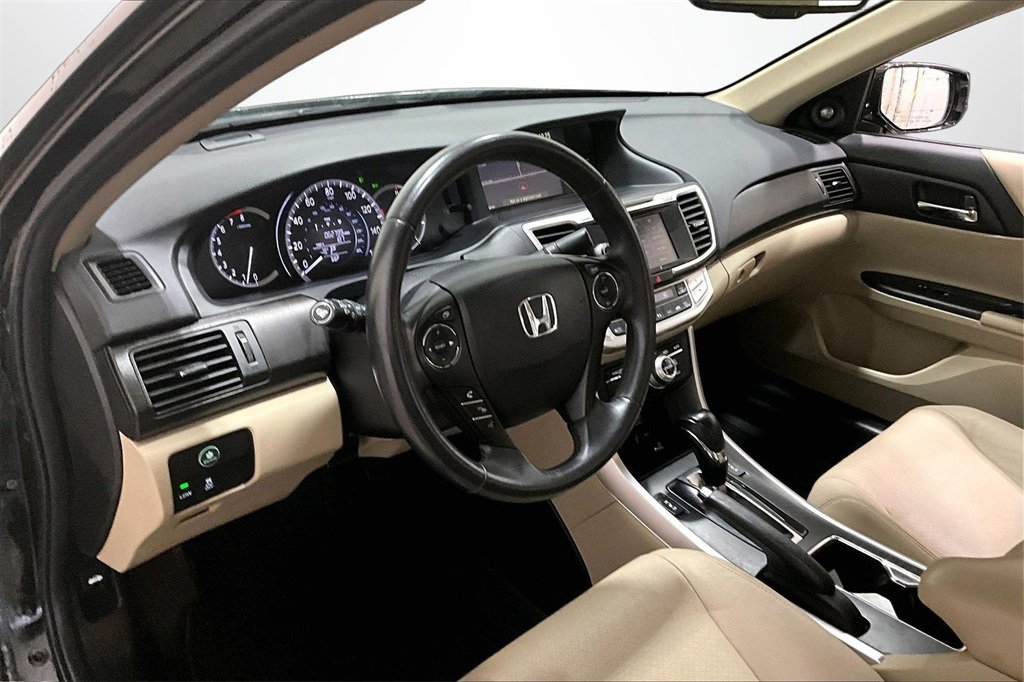 Used 2014 Honda Accord Touring image 17