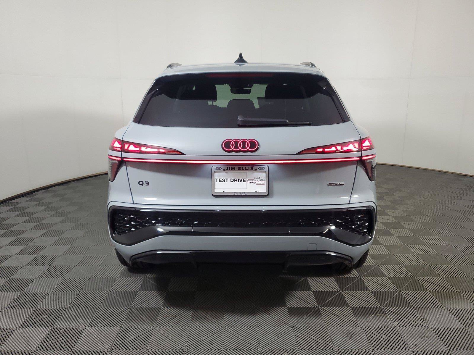 New 2026 Audi Q3 quattro 2.0T AWD/4WD image 5