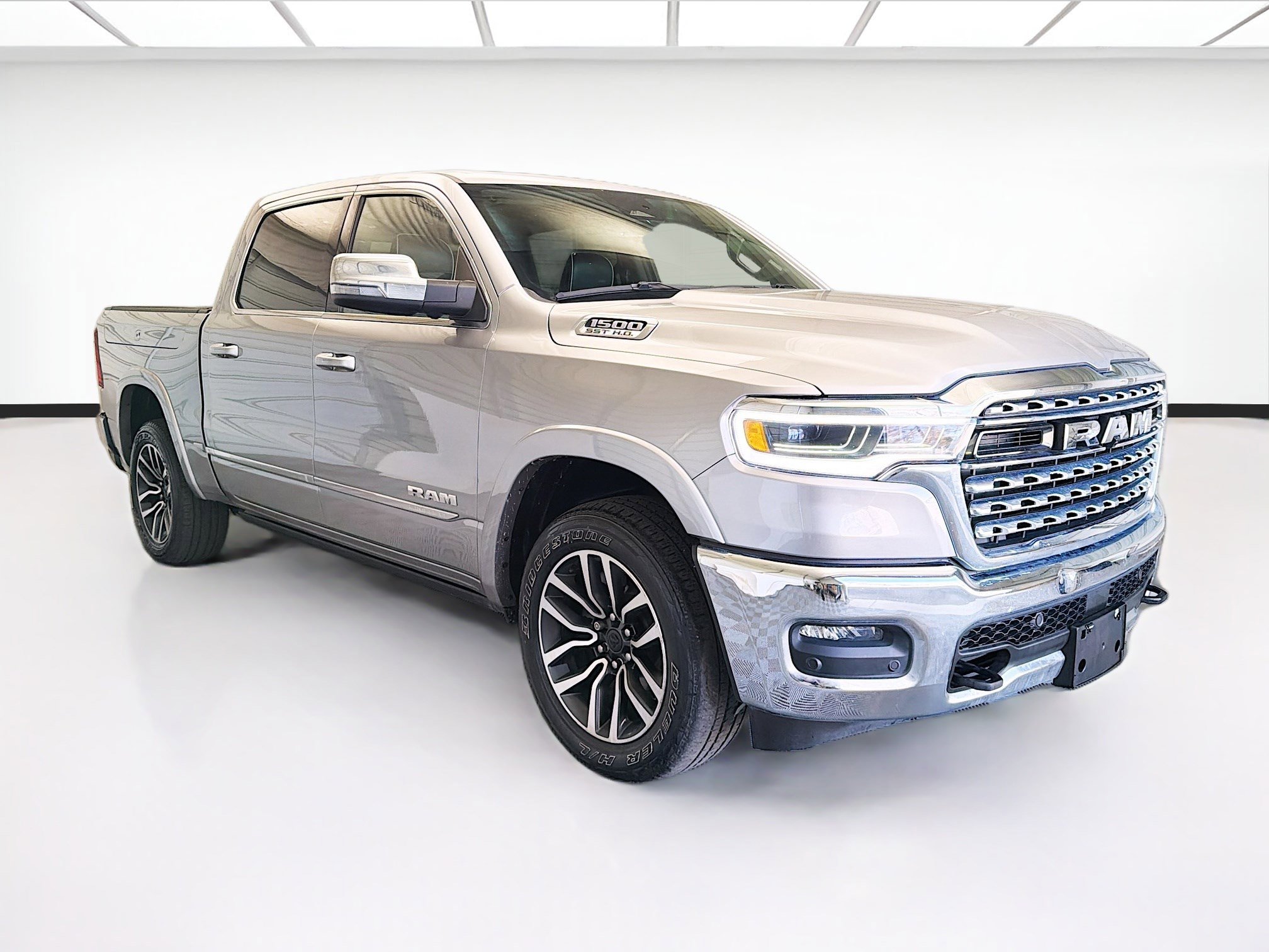 Used 2025 RAM 1500 Limited AWD/4WD image 3