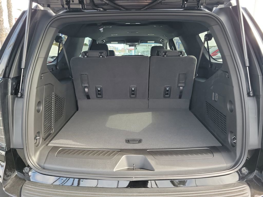 New 2026 Chevrolet Suburban LS image 20