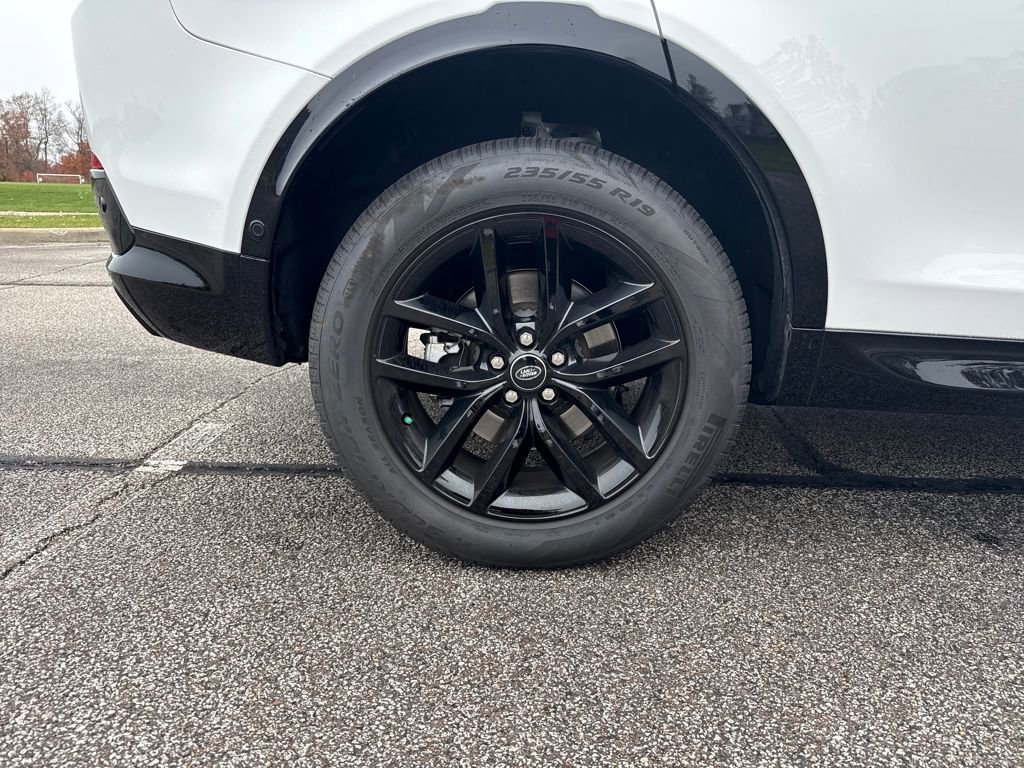 New 2025 Land Rover Discovery Sport S image 25