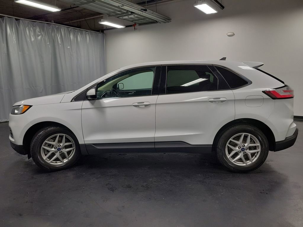 Used 2021 Ford Edge SEL w/ Cargo Accessory Package image 5