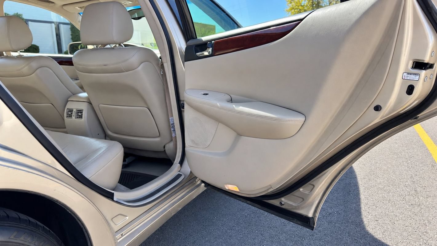 Used 2002 Lexus ES 330 FWD image 16
